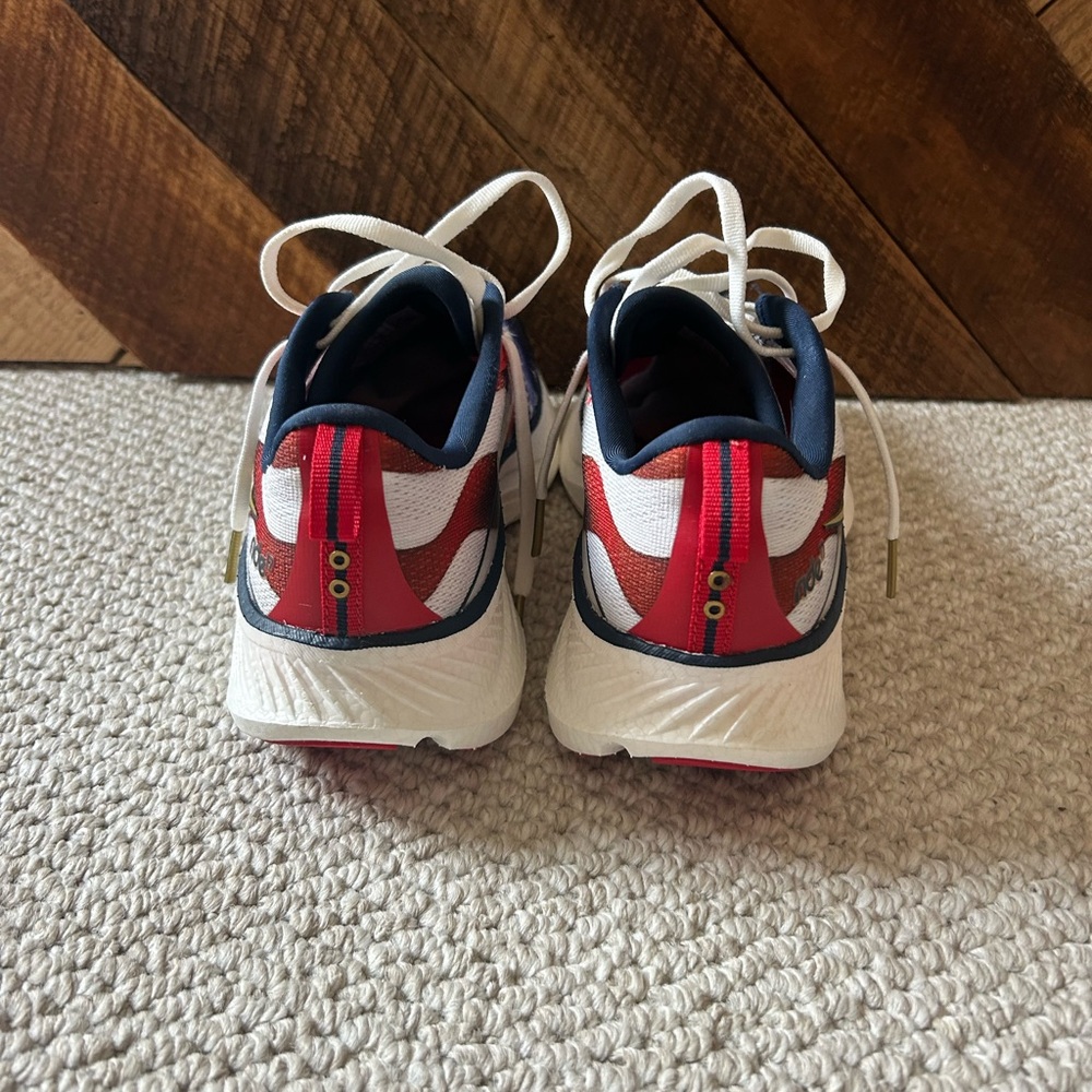 Saucony Ride 17 women’s Blue, Red, White sz. 7.5 excellent condition - Picture 3 of 5